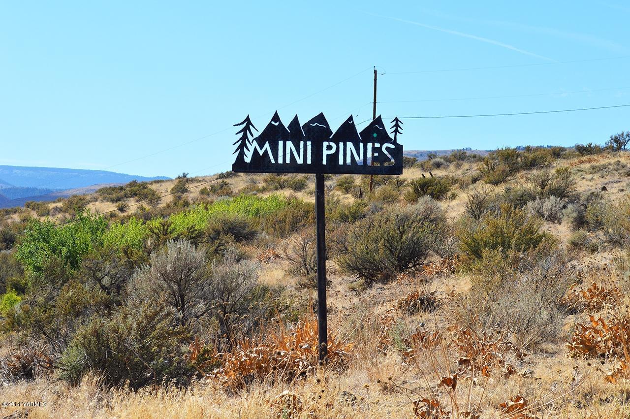 205 Mini Pines Road Yakima, WA 98903 - Photo 17 of 23 a view of a street sign