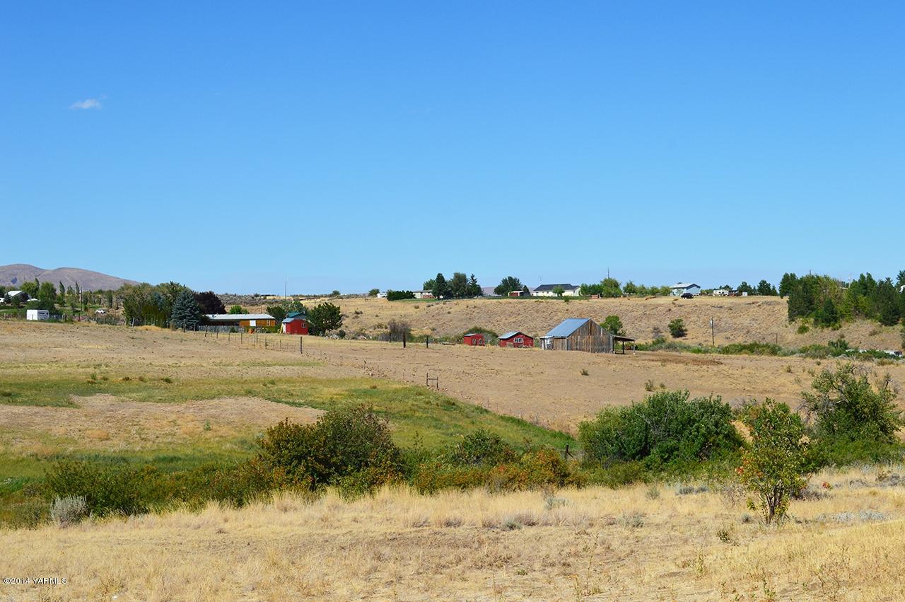 205 Mini Pines Road Yakima, WA 98903 - Photo 8 of 23 a view of lake view and mountain view
