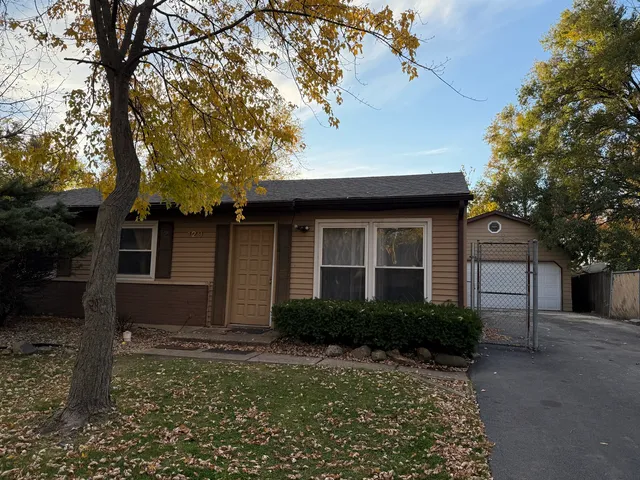 $2,199 | 129 South Orchard Drive, Unit 1, Bolingbrook, IL 60440