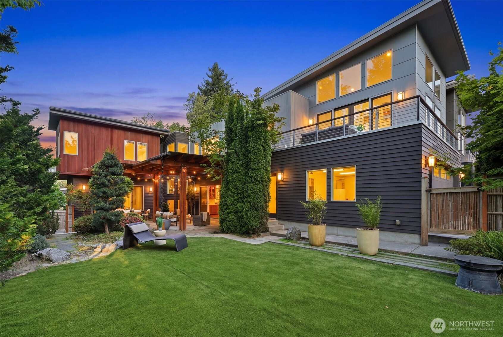 1533 38th Avenue East Seattle, WA 98112 - Photo 3 of 40
