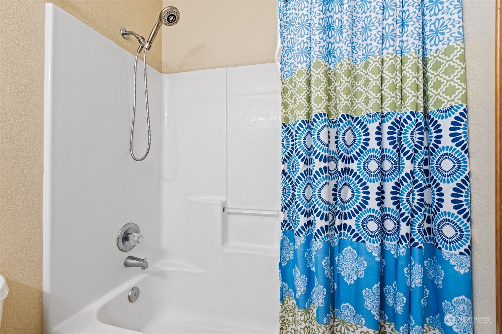 1308 Roma Road Bellingham, WA 98226 - Photo 25 of 39 a bathroom with a bathtub and shower