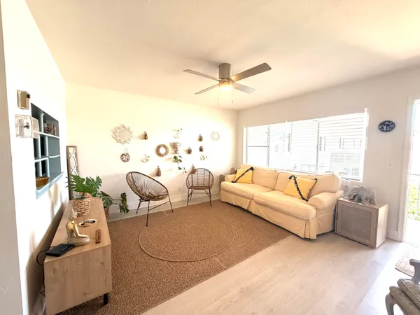 $1,500 | 3322 Cynthia Lane, Unit 207, Lake Worth Beach, FL 33461