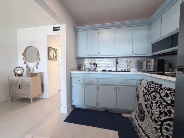 $1,500 | 3322 Cynthia Lane, Unit 207, Lake Worth Beach, FL 33461