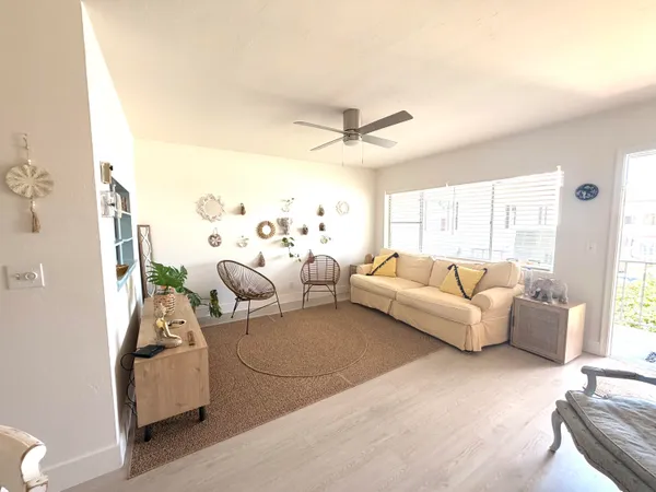 $1,500 | 3322 Cynthia Lane, Unit 207, Lake Worth Beach, FL 33461