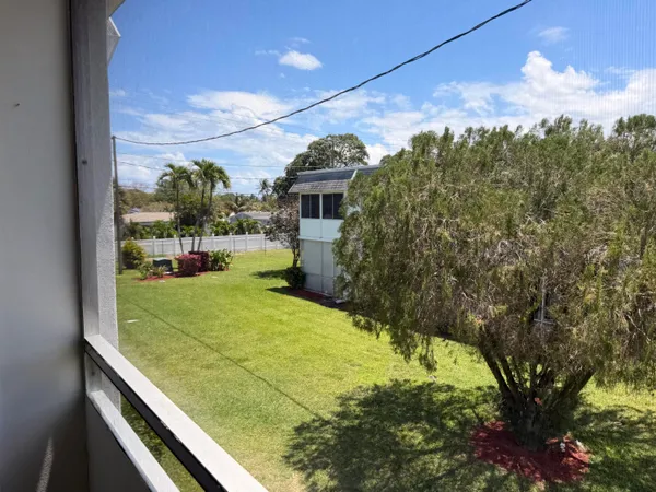 $1,500 | 3322 Cynthia Lane, Unit 207, Lake Worth Beach, FL 33461