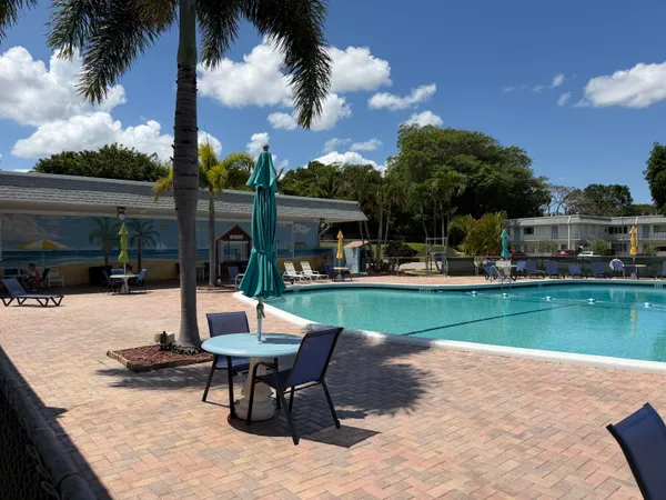 $1,500 | 3322 Cynthia Lane, Unit 207, Lake Worth Beach, FL 33461