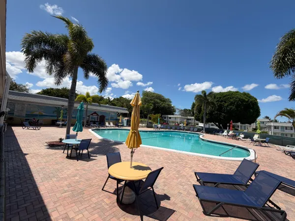 $1,500 | 3322 Cynthia Lane, Unit 207, Lake Worth Beach, FL 33461