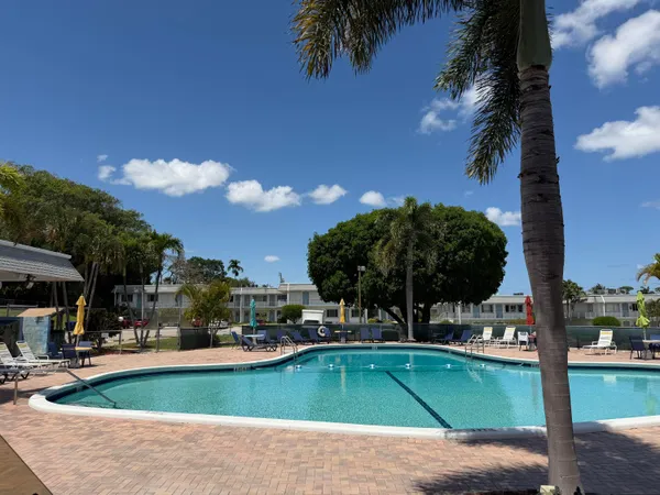 $1,500 | 3322 Cynthia Lane, Unit 207, Lake Worth Beach, FL 33461
