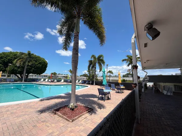 $1,500 | 3322 Cynthia Lane, Unit 207, Lake Worth Beach, FL 33461