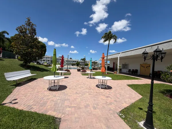 $1,500 | 3322 Cynthia Lane, Unit 207, Lake Worth Beach, FL 33461