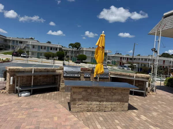 $1,500 | 3322 Cynthia Lane, Unit 207, Lake Worth Beach, FL 33461
