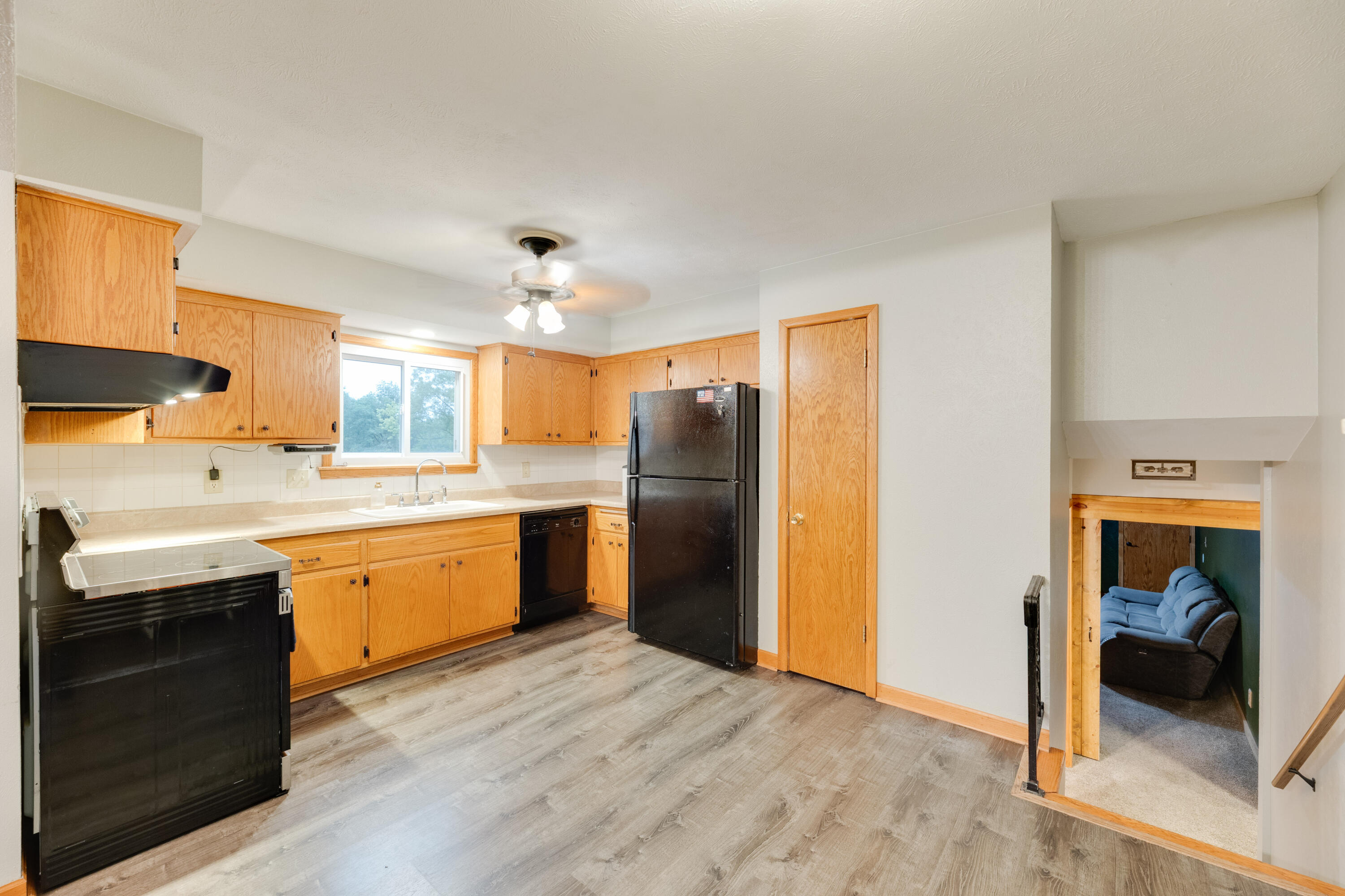 S93W31289 County Rd NN Mukwonago, WI 53149 - Photo 12 of 26 Kitchen with oak cabinets