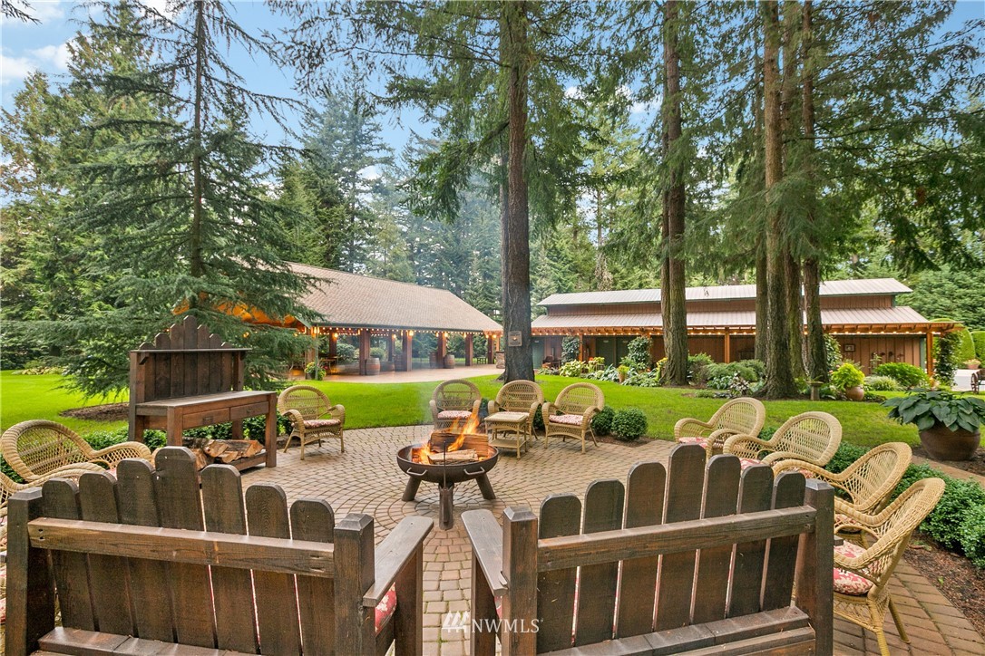 698 West Pole Road Ferndale, WA 98248 - Photo 12 of 40 a view of a chairs and table in the patio