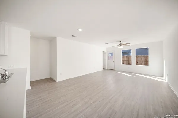 $1,495 | 2436 Lost Creek Road, New Braunfels, TX 78130