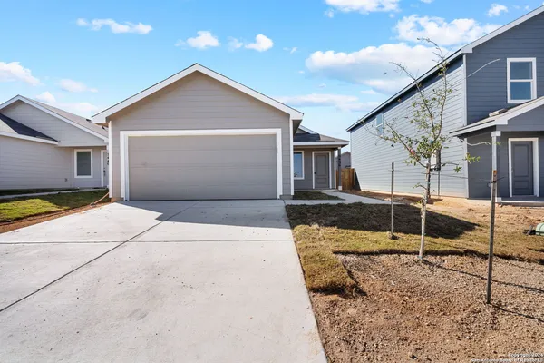 $1,495 | 2436 Lost Creek Road, New Braunfels, TX 78130