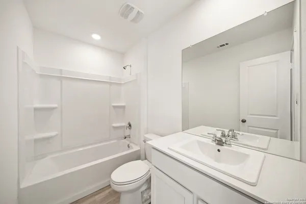 $1,495 | 2436 Lost Creek Road, New Braunfels, TX 78130