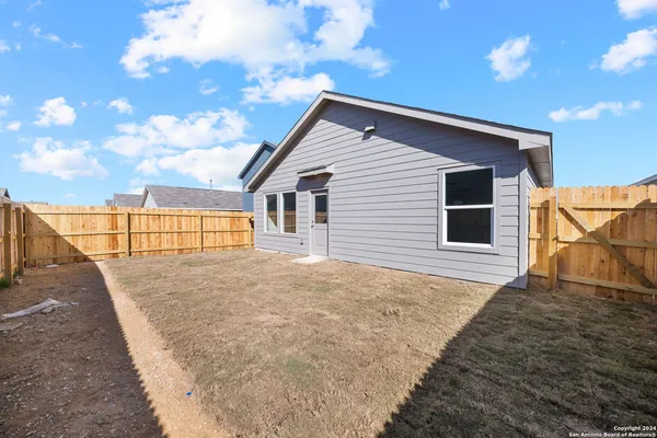 $1,495 | 2436 Lost Creek Road, New Braunfels, TX 78130