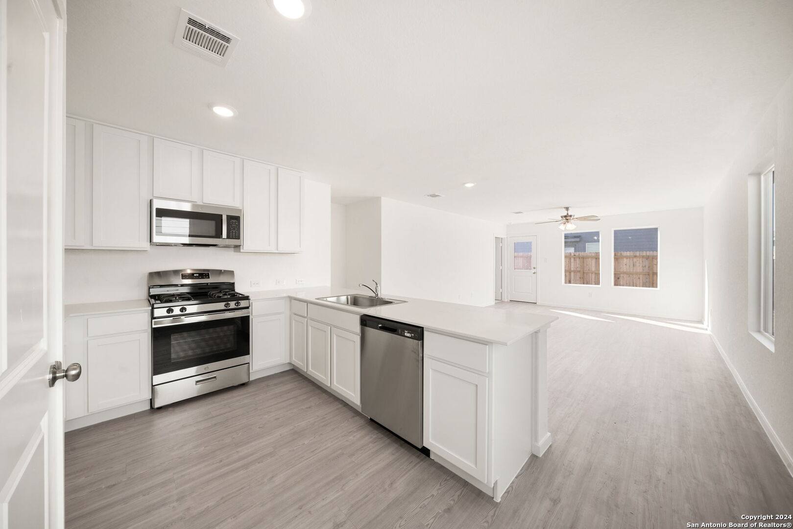 2436 Lost Creek Road New Braunfels, TX 78130 - Photo 9 of 25