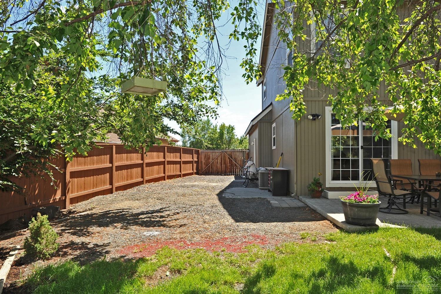 1718 Southeast Virginia Road Bend, OR 97702 - Photo 13 of 21 Graveled area on the side of home with g
