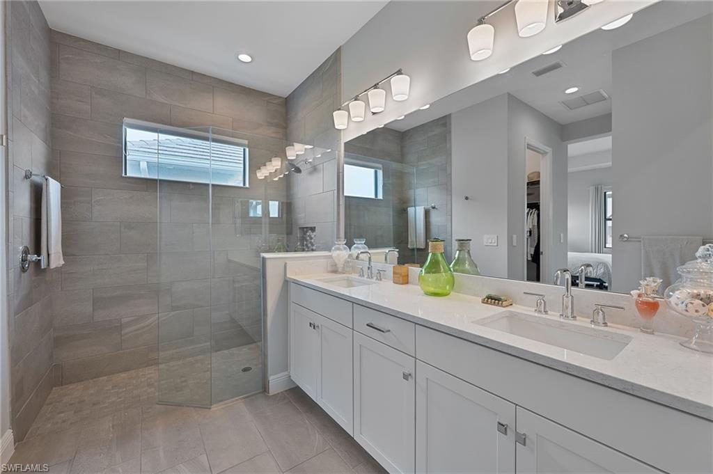 4007 Pegasus Way Naples, FL 34120 - Photo 17 of 27 Master Bathroom