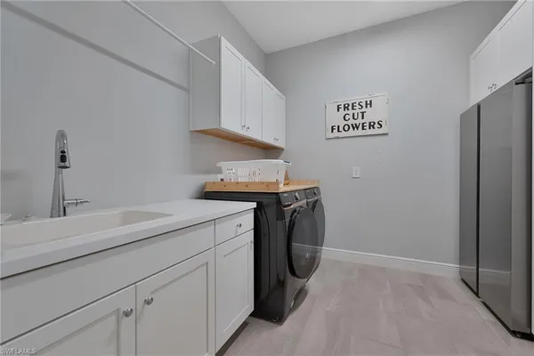 $3,950 | 4007 Pegasus Way, Naples, FL 34120