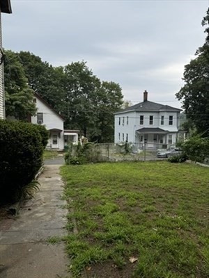 20 Temple Street, Unit 1 Fitchburg, MA 01420 - Photo 24 of 25 a front view of a house with garden