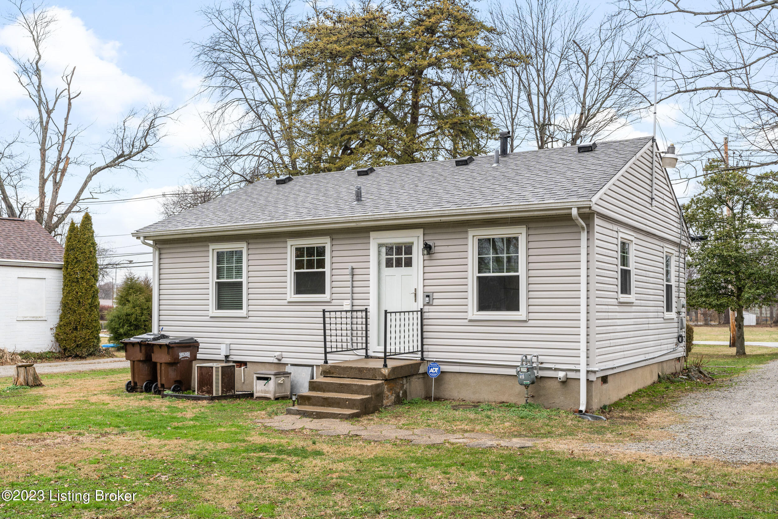 8900 Ferndale Road Louisville, KY 40291 - Photo 28 of 33 27