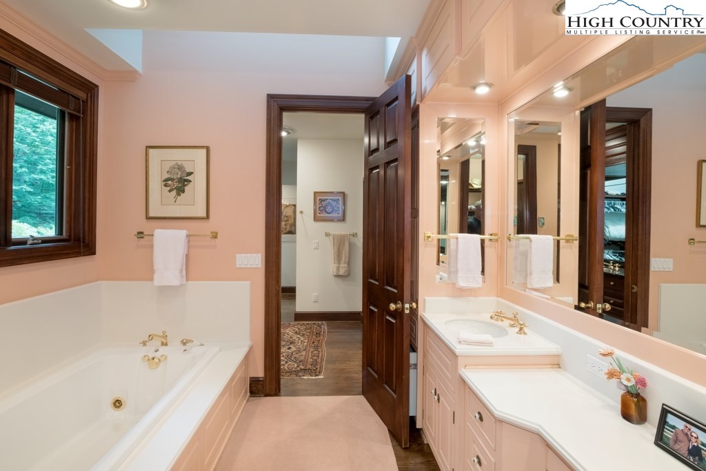 310 Boulder Ridge Road Linville, NC 28646 - Photo 16 of 29 Gallery Image 16