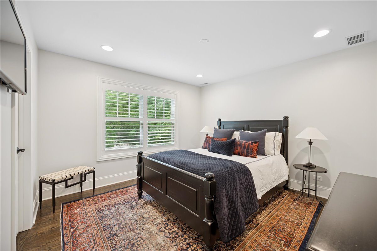 119 Sheridan Road Wilmette, IL 60091 - Photo 26 of 46