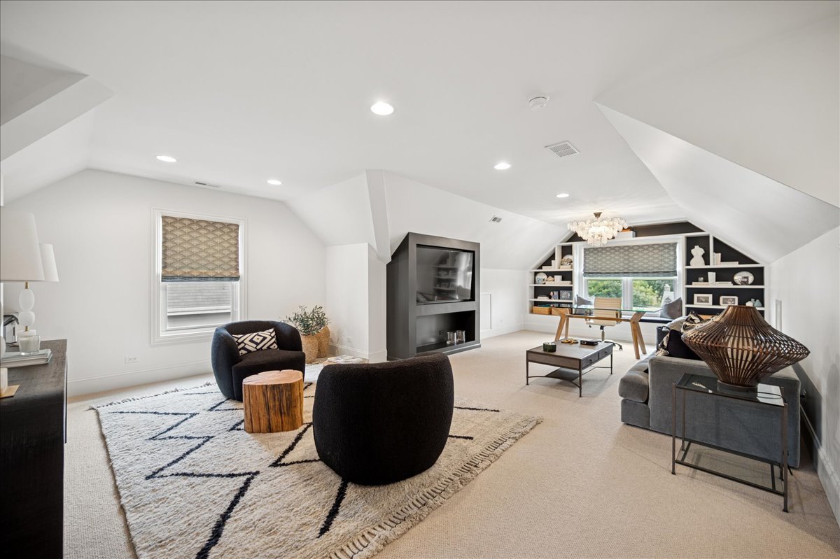 119 Sheridan Road Wilmette, IL 60091 - Photo 29 of 46