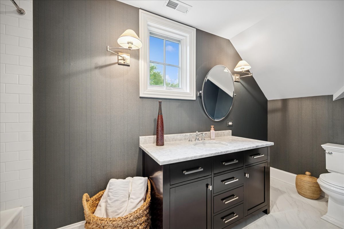 119 Sheridan Road Wilmette, IL 60091 - Photo 31 of 46