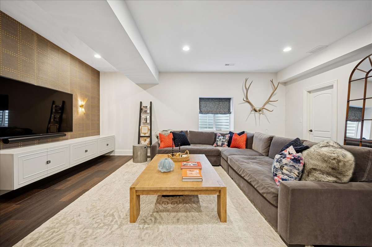 119 Sheridan Road Wilmette, IL 60091 - Photo 33 of 46