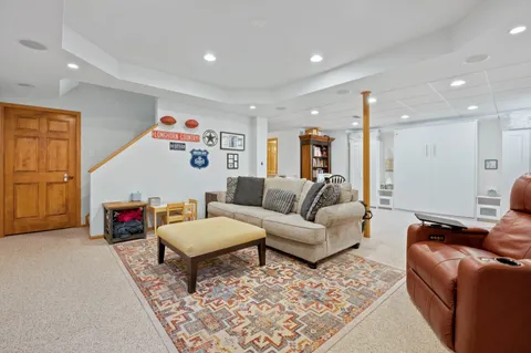 $634,999 | 6732 Yale Drive, Franklin, WI 53132