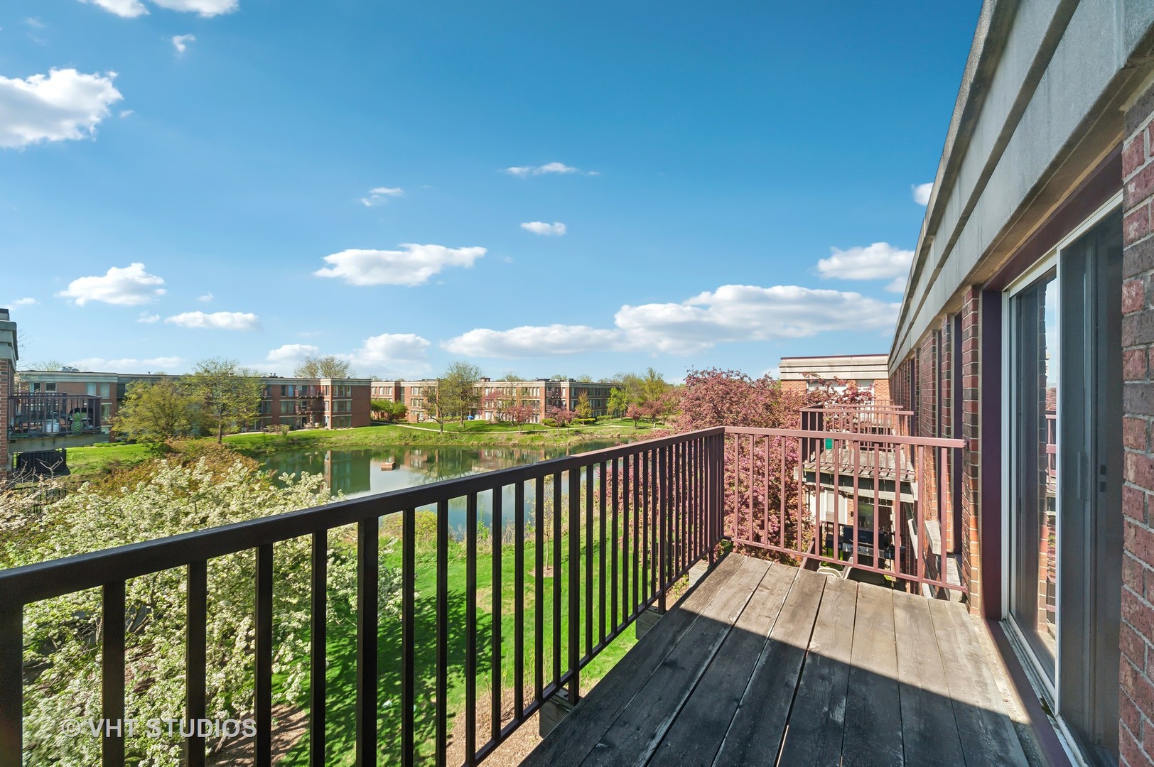 362 Kelburn Road, Unit 323 Deerfield, IL 60015 - Photo 11 of 14 Gallery Image 11