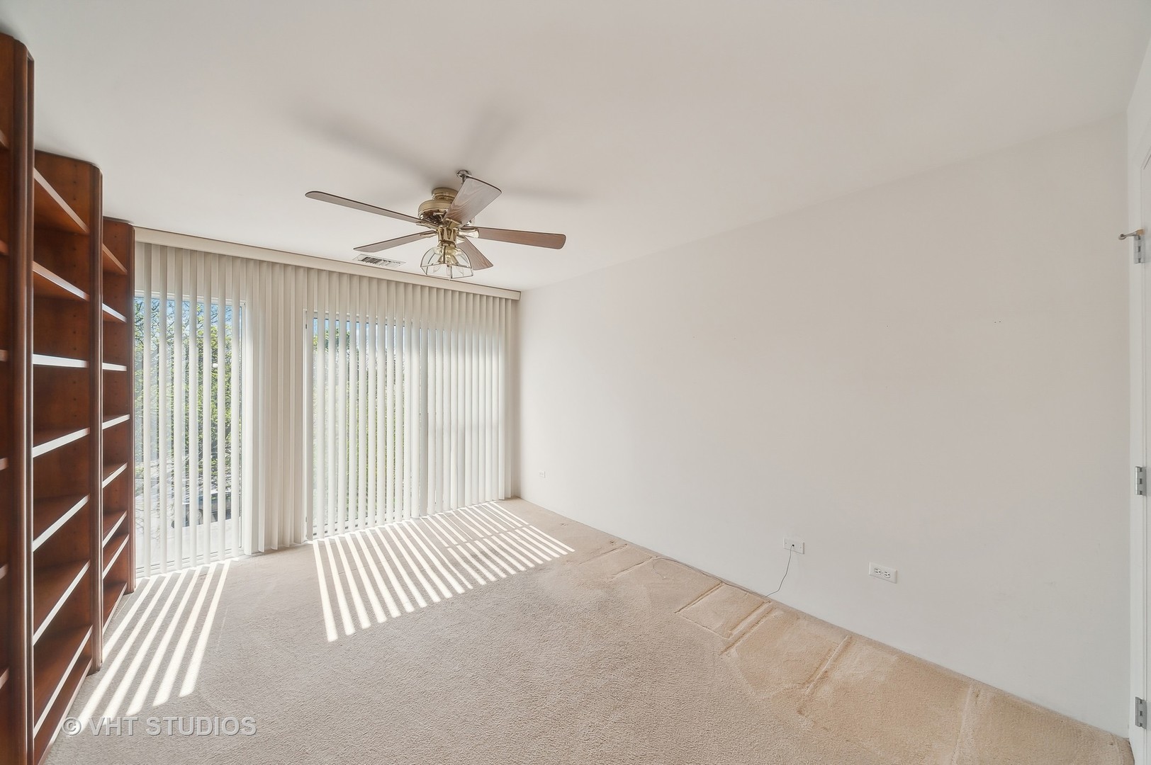 362 Kelburn Road, Unit 323 Deerfield, IL 60015 - Photo 6 of 14 Gallery Image 6