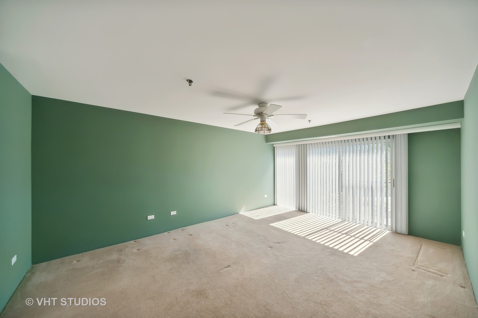 362 Kelburn Road, Unit 323 Deerfield, IL 60015 - Photo 8 of 14 Gallery Image 8