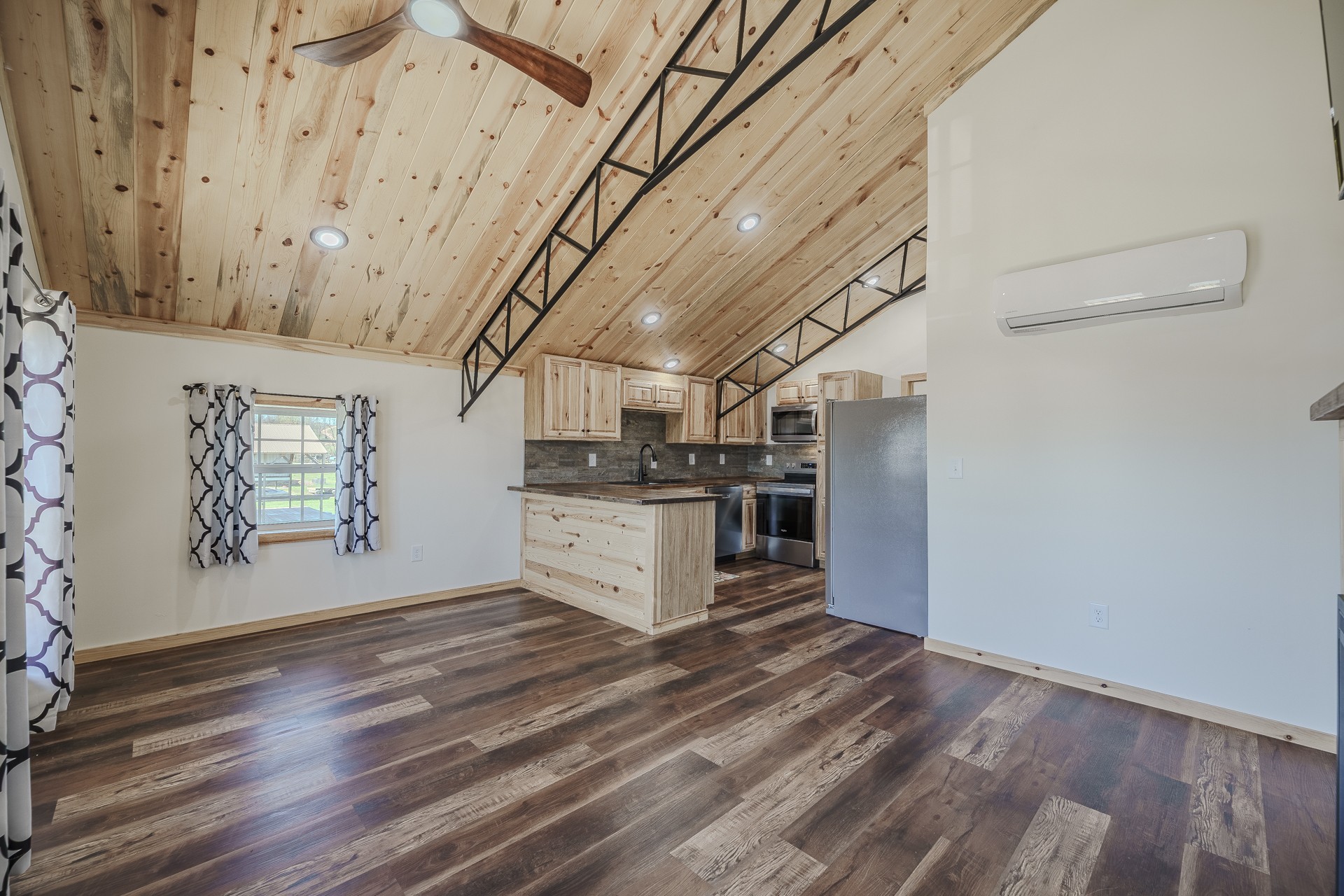1082 WC PICKETT Road Clifton, TN 38425 - Photo 22 of 75