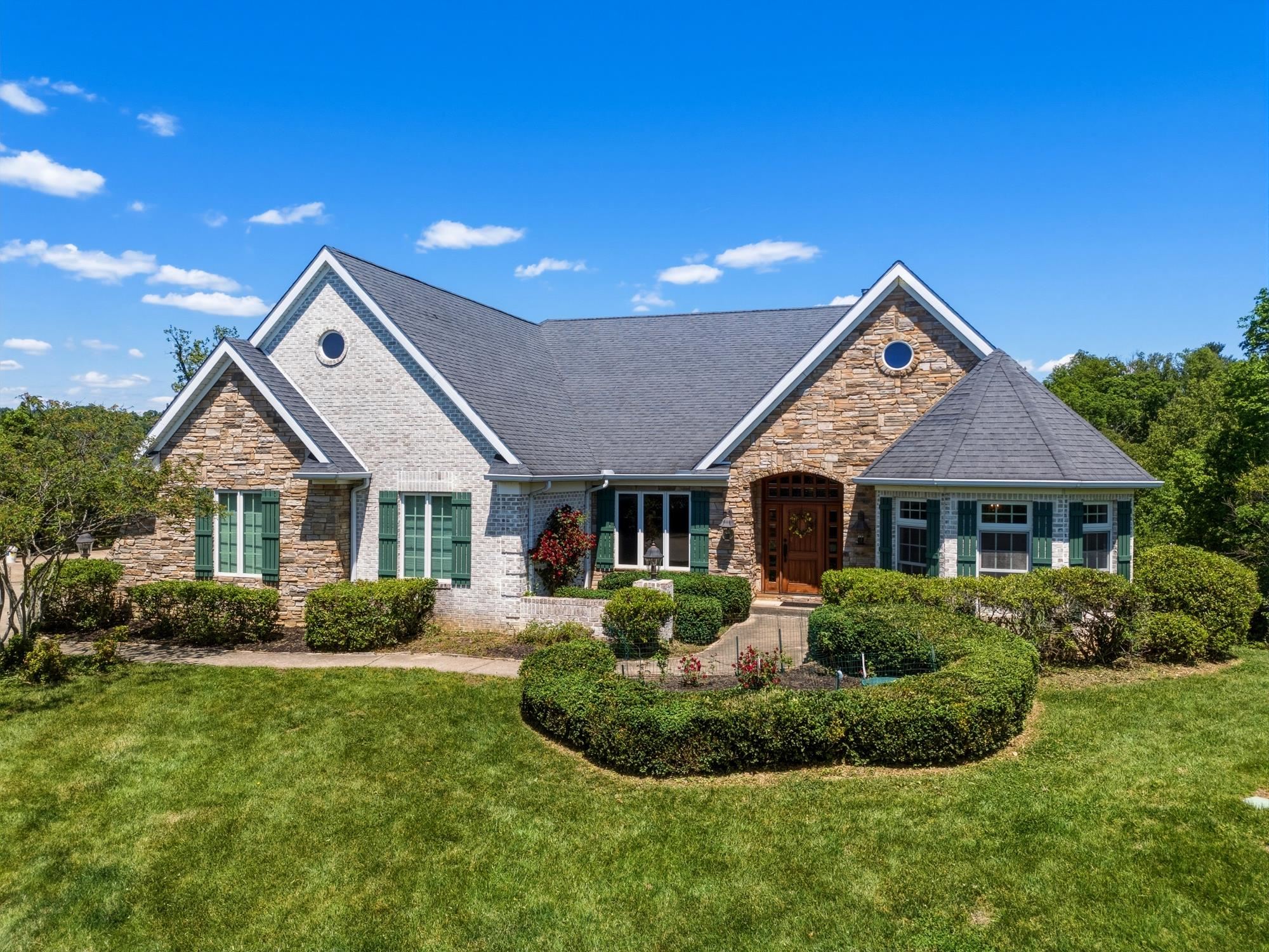 276 Longwood Road Huntington, WV 25705 - Photo 1 of 32 Gallery Image 1