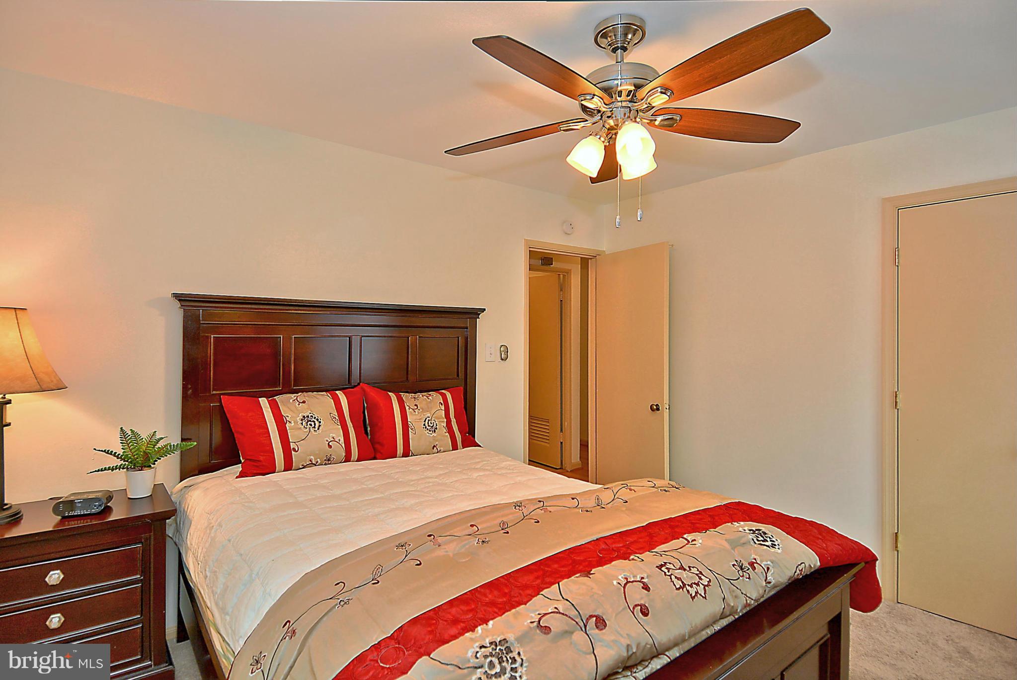 3915 Braddock Road Alexandria, VA 22312 - Photo 11 of 30 Bedroom 1 (Master)