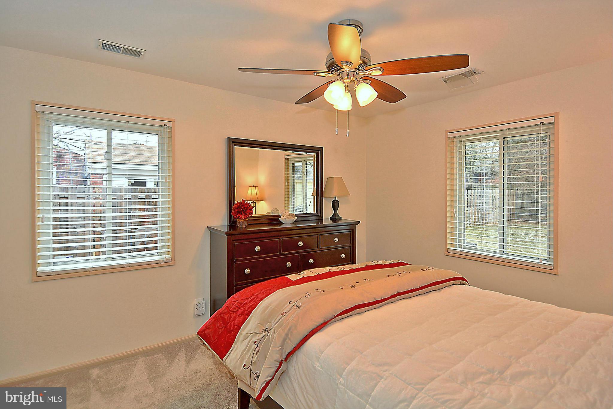 3915 Braddock Road Alexandria, VA 22312 - Photo 14 of 30 Bedroom 1 (Master)