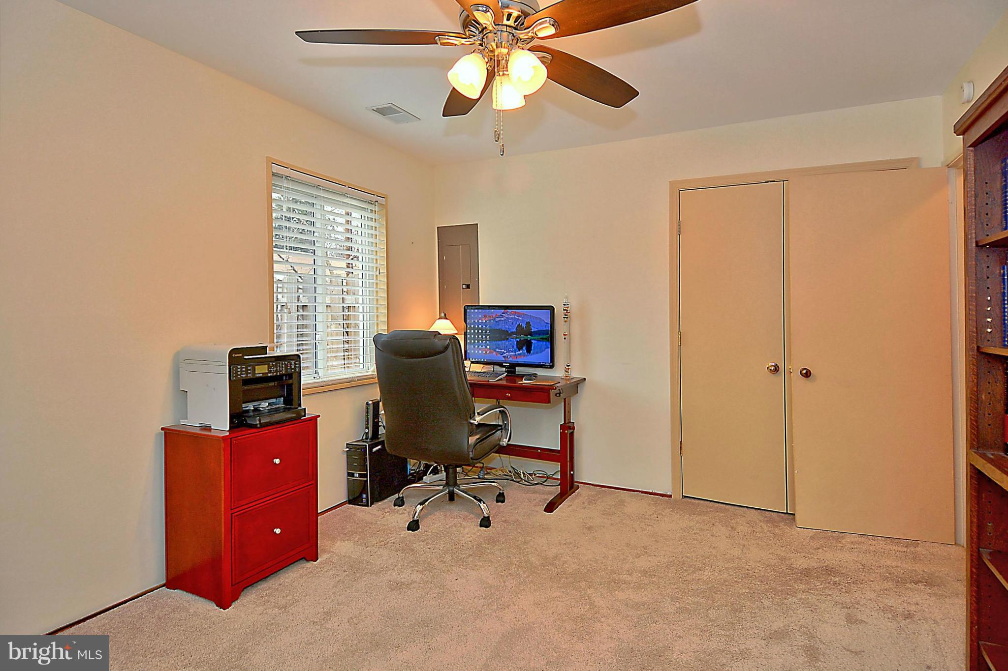 3915 Braddock Road Alexandria, VA 22312 - Photo 17 of 30 Bedroom 2 or Office