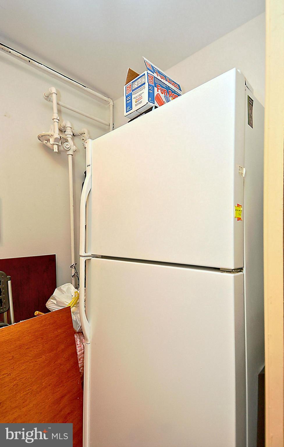 3915 Braddock Road Alexandria, VA 22312 - Photo 22 of 30 Extra Refrigerator "as is"