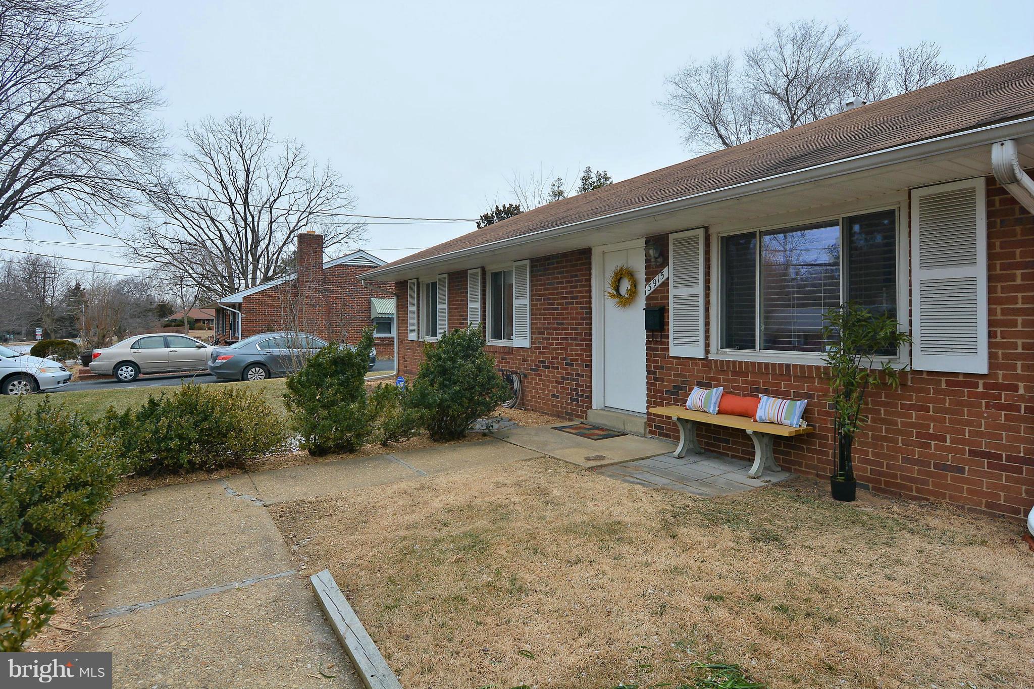3915 Braddock Road Alexandria, VA 22312 - Photo 27 of 30 Front Walkway