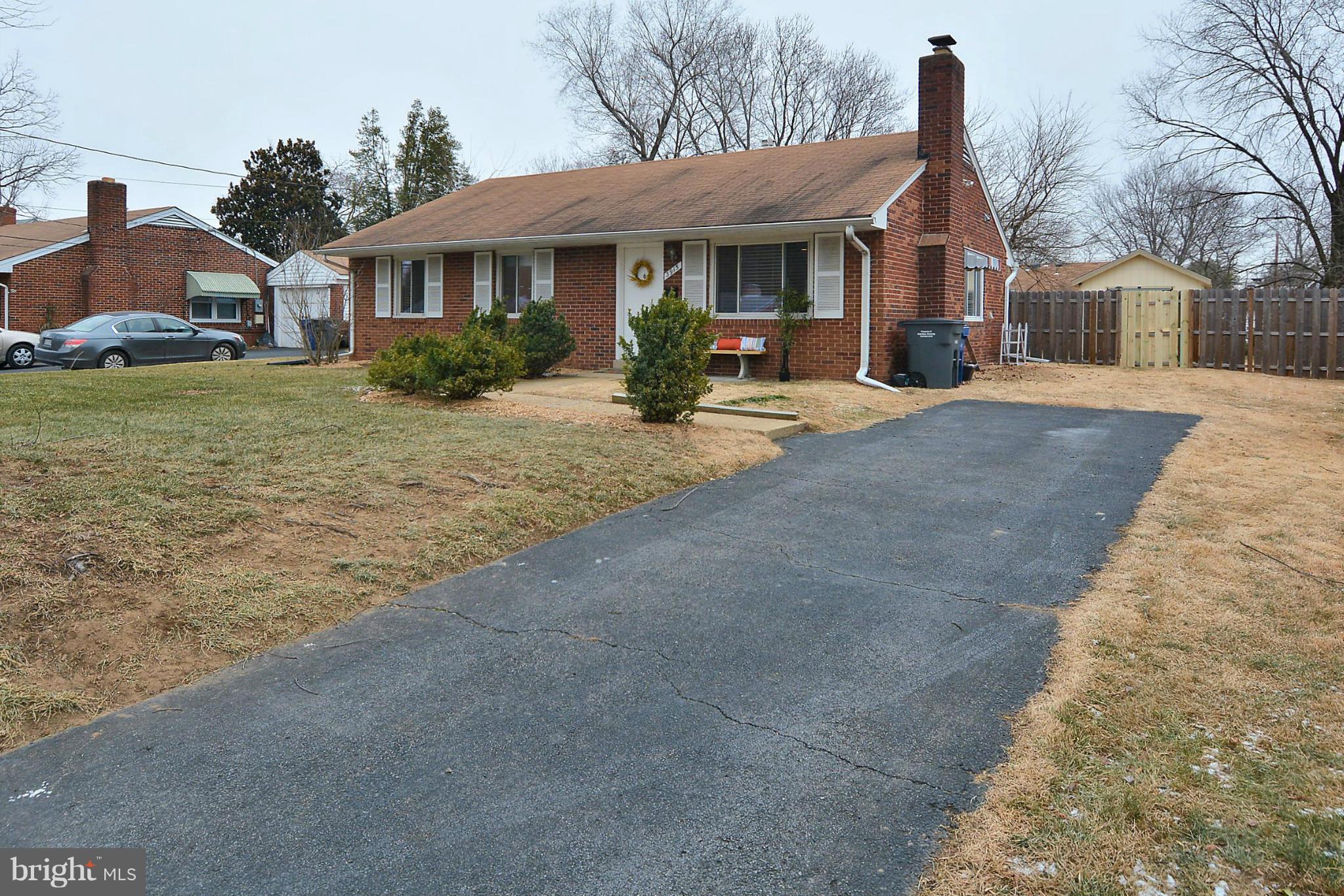 3915 Braddock Road Alexandria, VA 22312 - Photo 28 of 30 Driveway