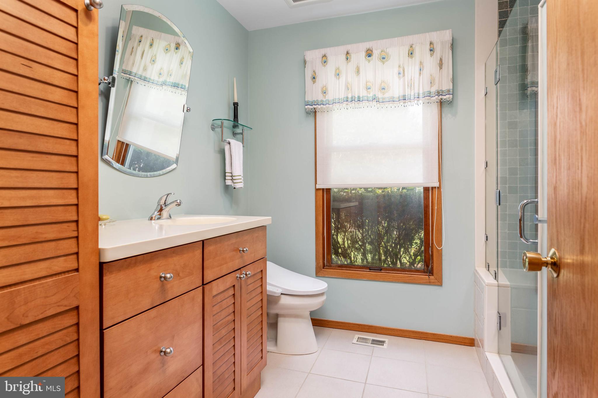 424 Gilpin Road Narberth, PA 19096 - Photo 19 of 38 Primary Bathroom.