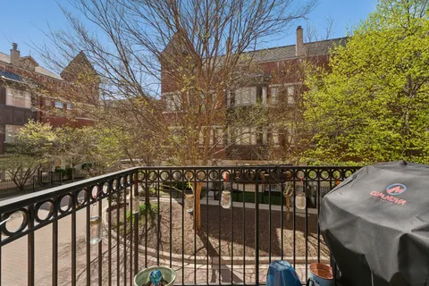 $835,000 | 1816 South Calumet Avenue, Chicago, IL 60616