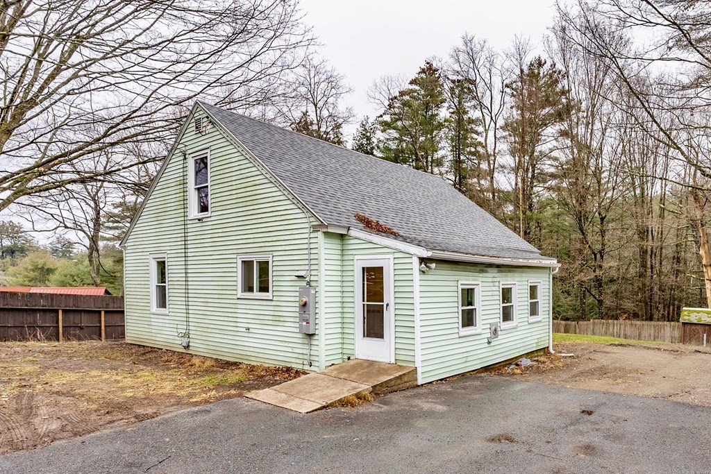 347 1/2 Country Club Road Greenfield, MA 01301 - Photo 1 of 35 Gallery Image 1