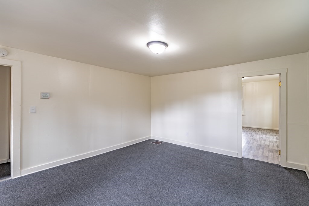347 1/2 Country Club Road Greenfield, MA 01301 - Photo 14 of 35 Gallery Image 14
