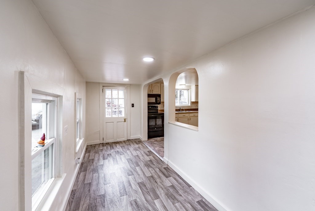 347 1/2 Country Club Road Greenfield, MA 01301 - Photo 4 of 35 Gallery Image 4