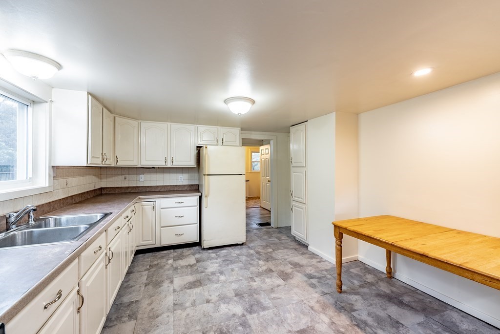 347 1/2 Country Club Road Greenfield, MA 01301 - Photo 6 of 35 Gallery Image 6